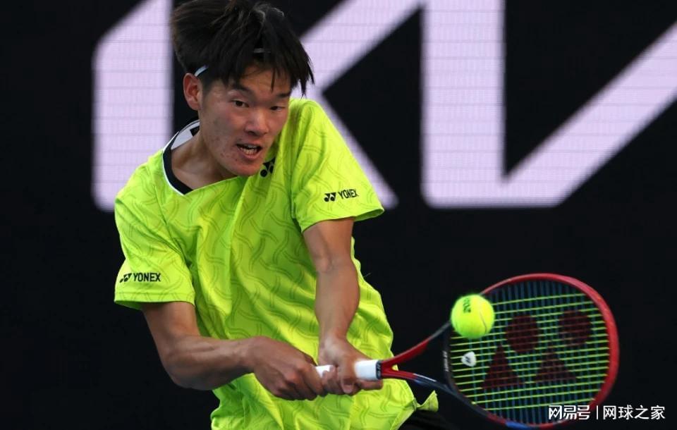 开云体育登录入口-美国华裔黑马伤退无缘挑战阿卡，要拿澳网冠军的15岁中国少女夺冠