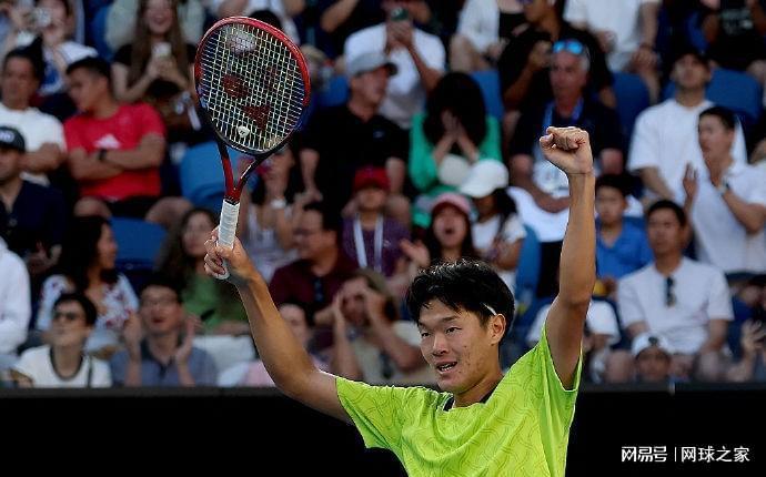 开云体育登录入口-美国华裔黑马伤退无缘挑战阿卡，要拿澳网冠军的15岁中国少女夺冠