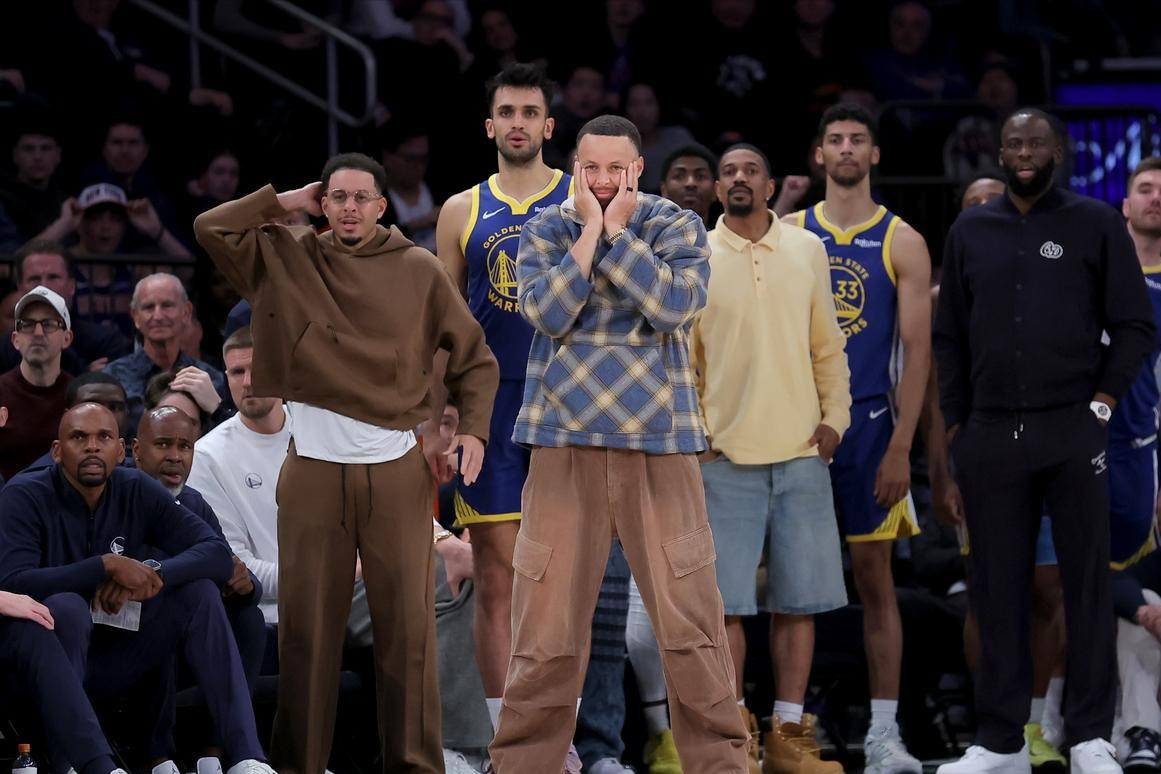 开云体育下载入口-勇士一路向下俯冲，大比分被逆转已成常态，库里正式表态