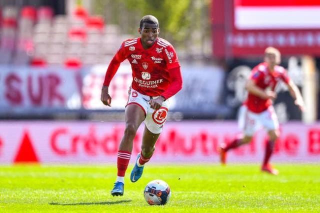 开云体育下载入口-王勤伯：从淘汰曼城到无缘欧冠 里昂发生什么了？