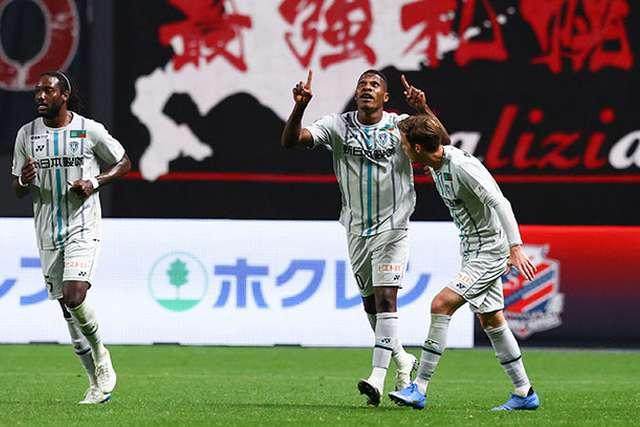 开云体育下载-Made In CSL①中超神锋初到日本被称姆博马再现